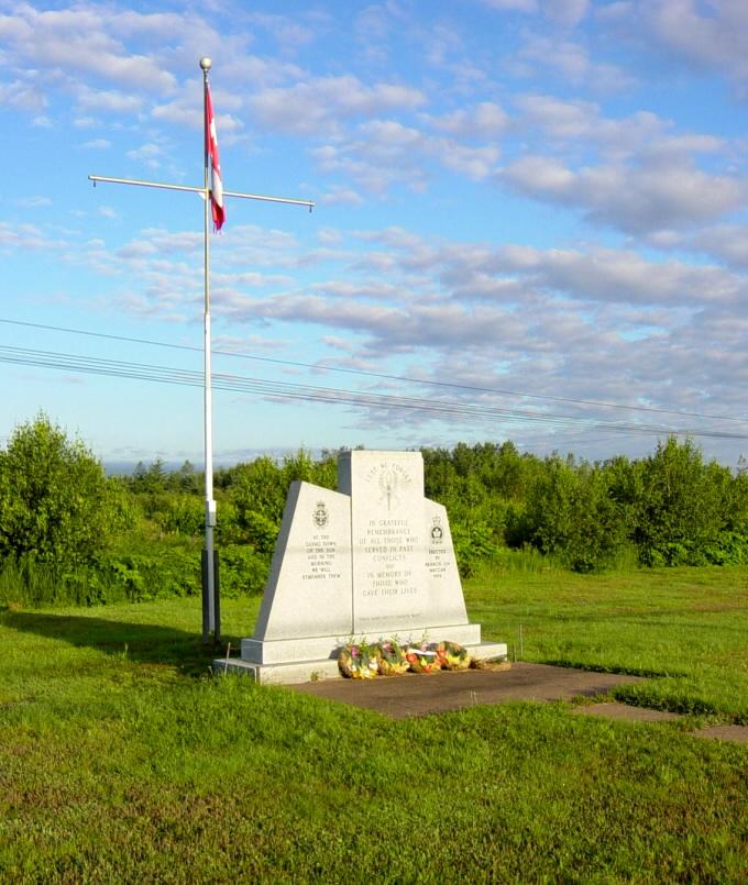 Maccan: war memorial monument