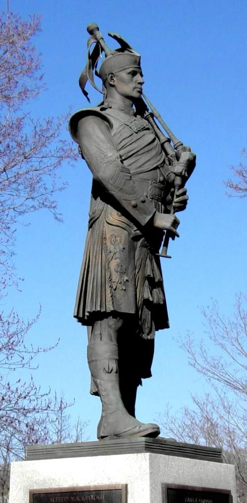 New Glasgow: WW1 war memorial, looking north-east, sculpture by Massey Rhind